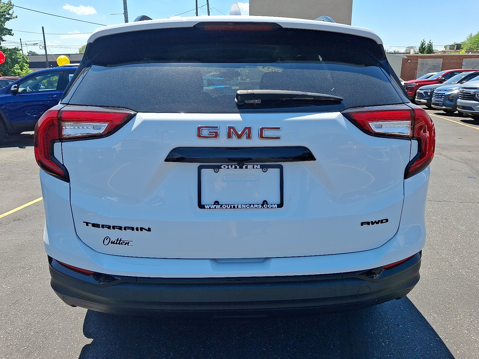 Used 2023 GMC Terrain SLE w/ Elevation Edition AWD/4WD image 4