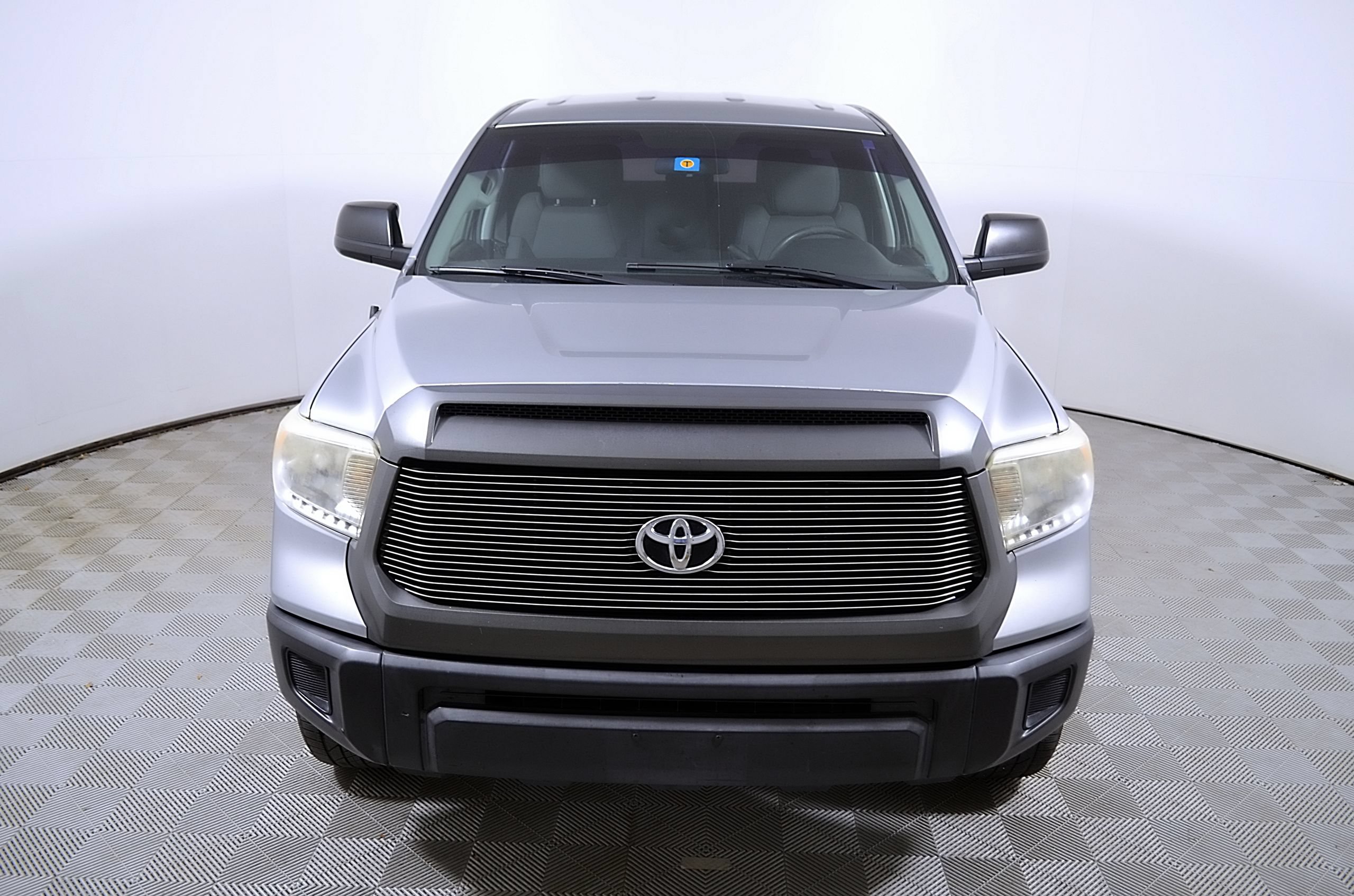 Used 2015 Toyota Tundra SR w/ Tow Package RWD image 4