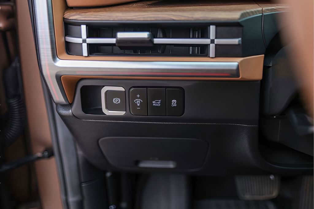 Used 2024 Hyundai Santa Fe Limited image 18