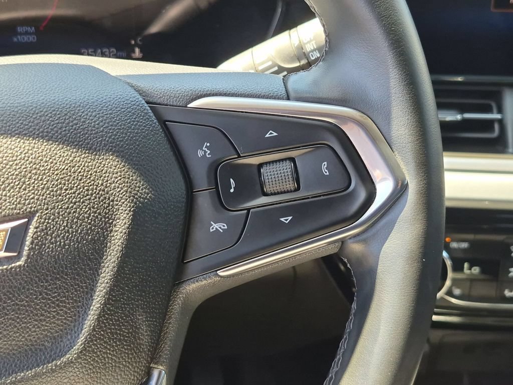 Used 2025 Chevrolet Trax LT w/ LT Convenience Package FWD image 22
