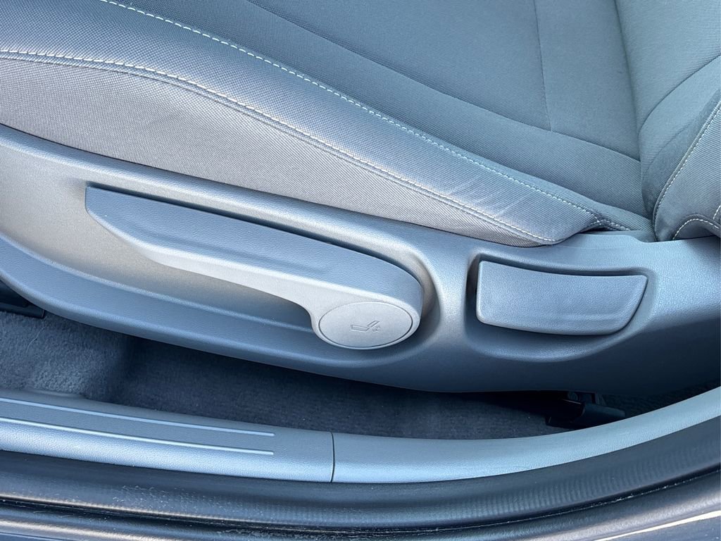 New 2025 Hyundai Elantra SEL FWD image 33