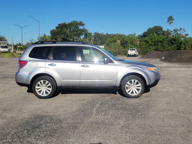 Used 2012 Subaru Forester 2.5X Premium w/ All-Weather Pkg AWD/4WD image 4