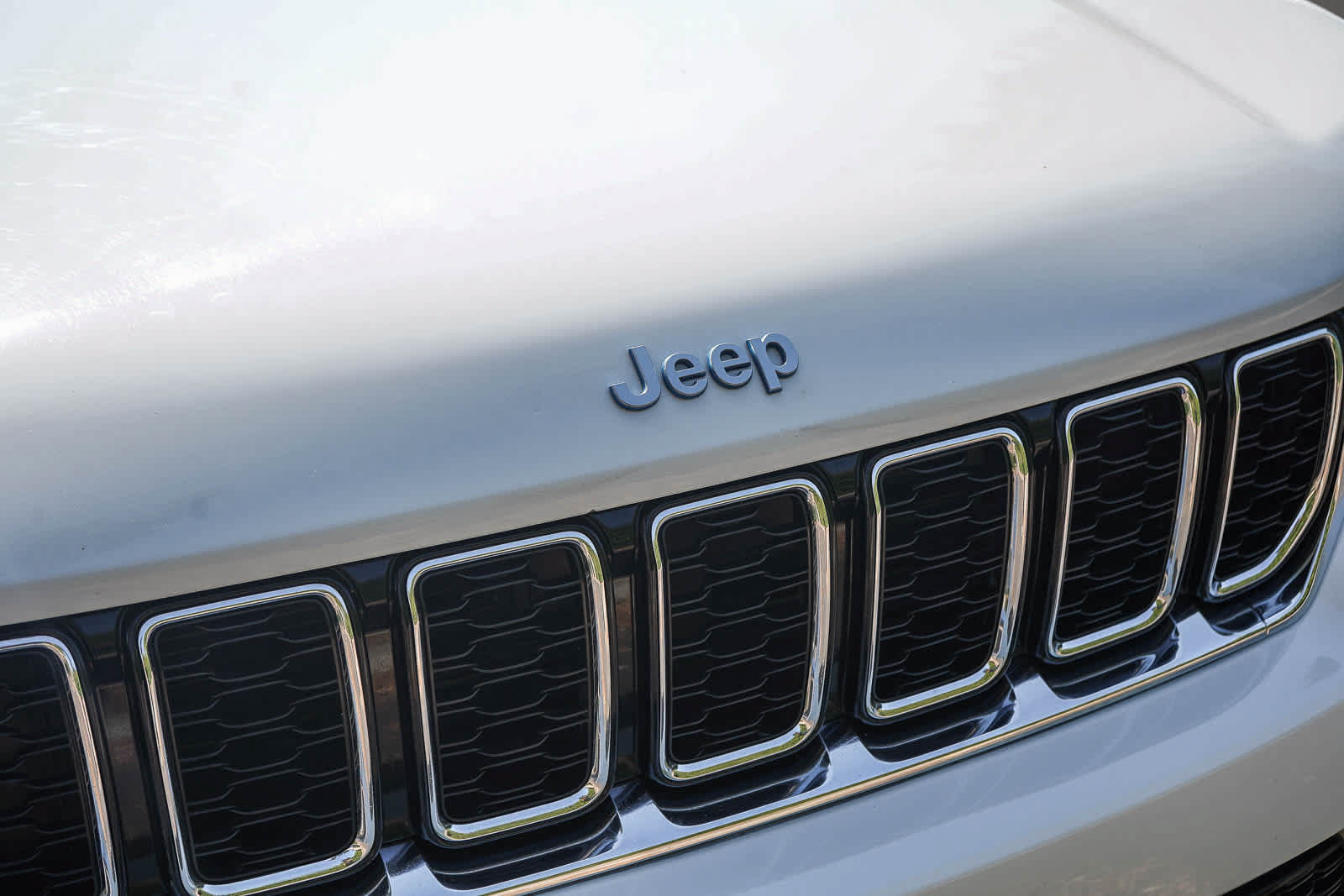 Used 2024 Jeep Grand Cherokee Limited 4xe AWD/4WD image 11