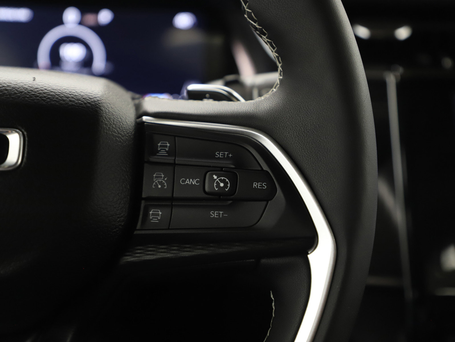 Used 2024 Jeep Grand Cherokee Laredo X w/ Luxury Tech Group I image 27