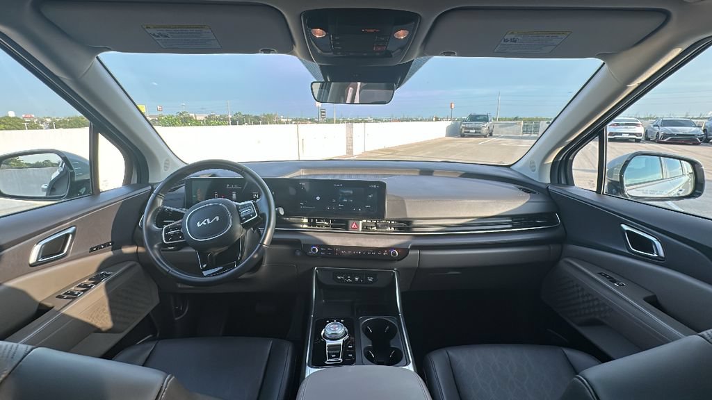 Used 2026 Kia Carnival EX FWD image 21