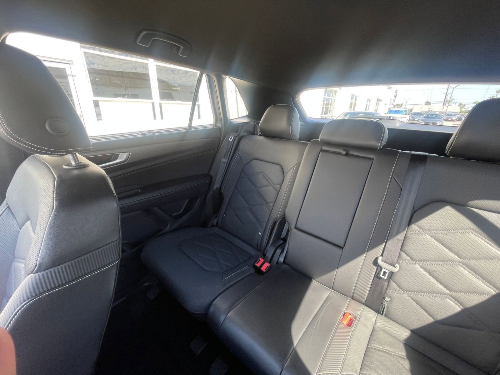 Used 2025 Volkswagen Atlas Cross Sport SE image 39