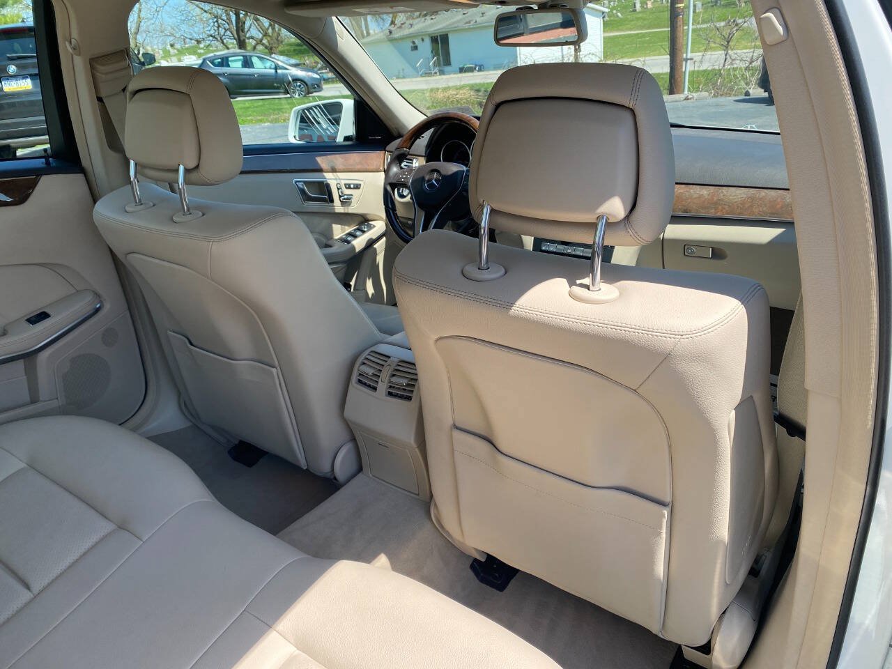 Used 2014 Mercedes-Benz E 350 4MATIC Sedan w/ Premium 1 Package image 31