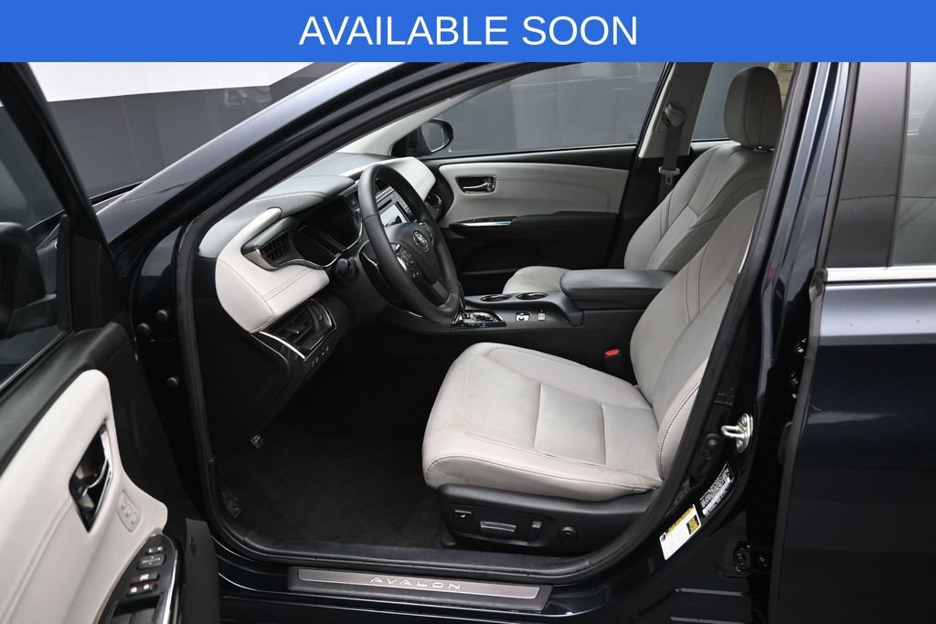 Used 2016 Toyota Avalon Limited w/ Toyota Safety Sense Package FWD image 9