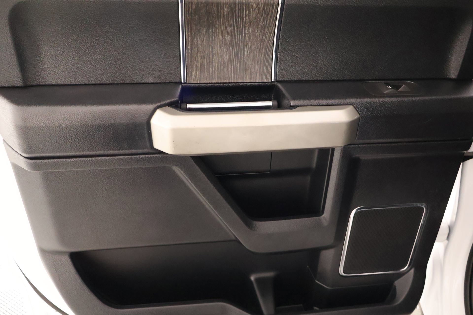 Used 2020 Ford F250 Lariat w/ Lariat Value Package AWD/4WD image 16