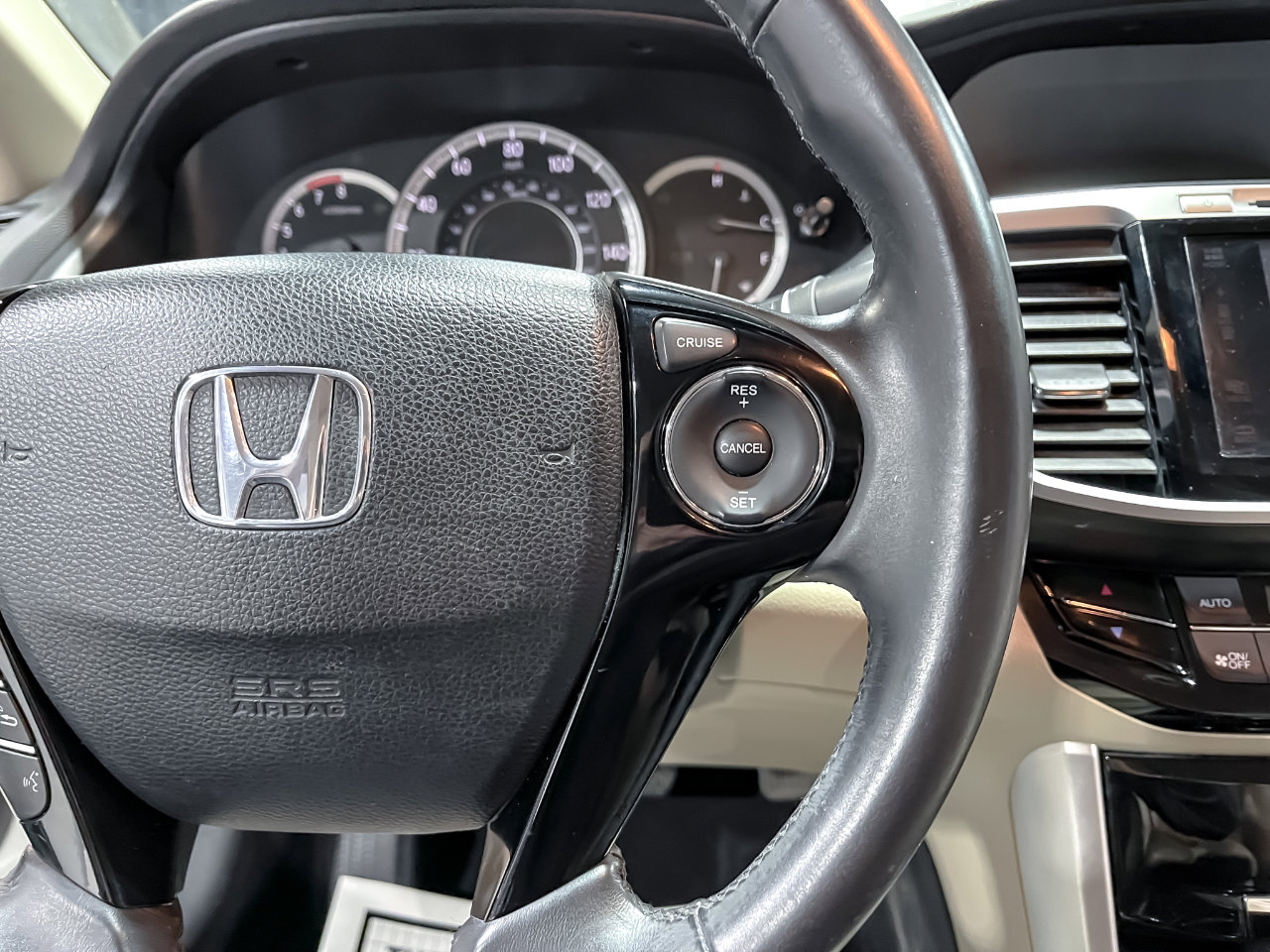 Used 2016 Honda Accord EX-L image 22