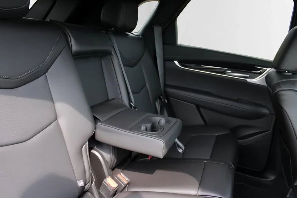 New 2025 Cadillac XT5 Premium Luxury AWD/4WD image 28
