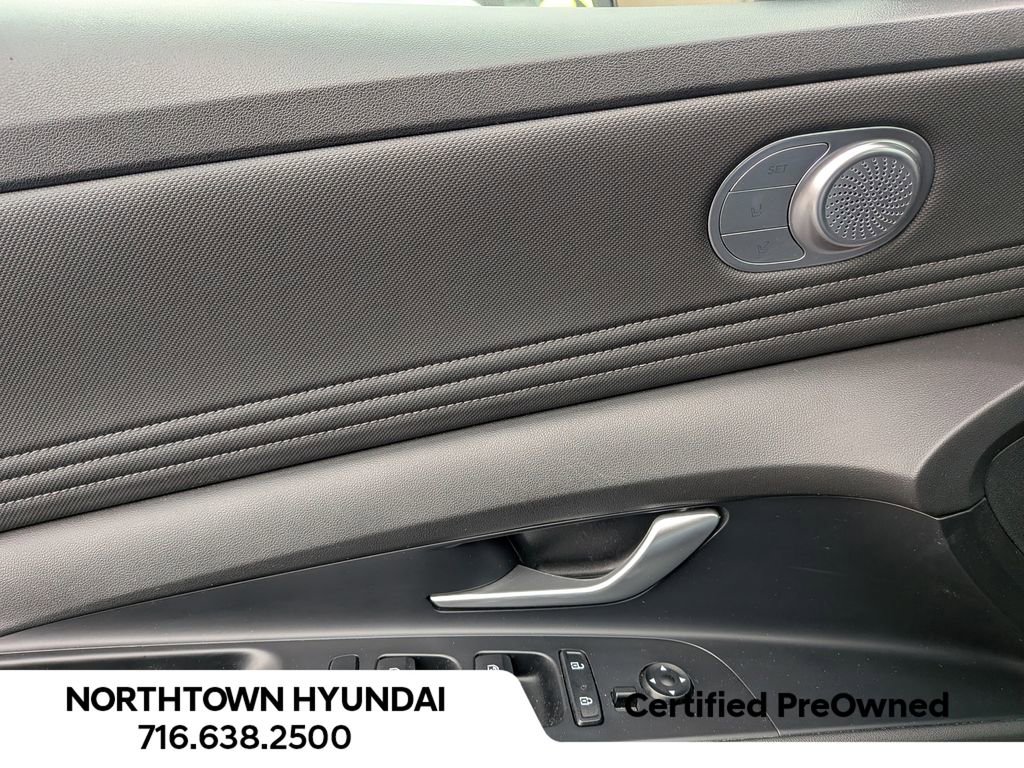 Certified 2023 Hyundai Elantra Limited FWD image 31