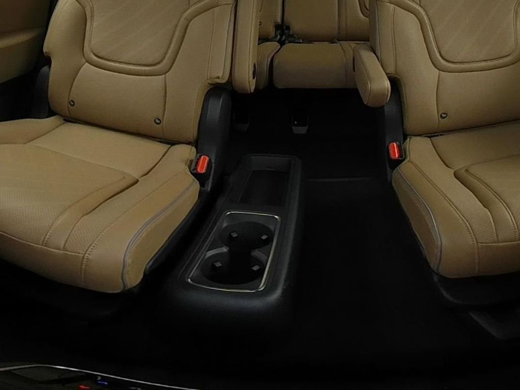 Used 2026 INFINITI QX80 Luxe w/ Cargo Package AWD/4WD image 28