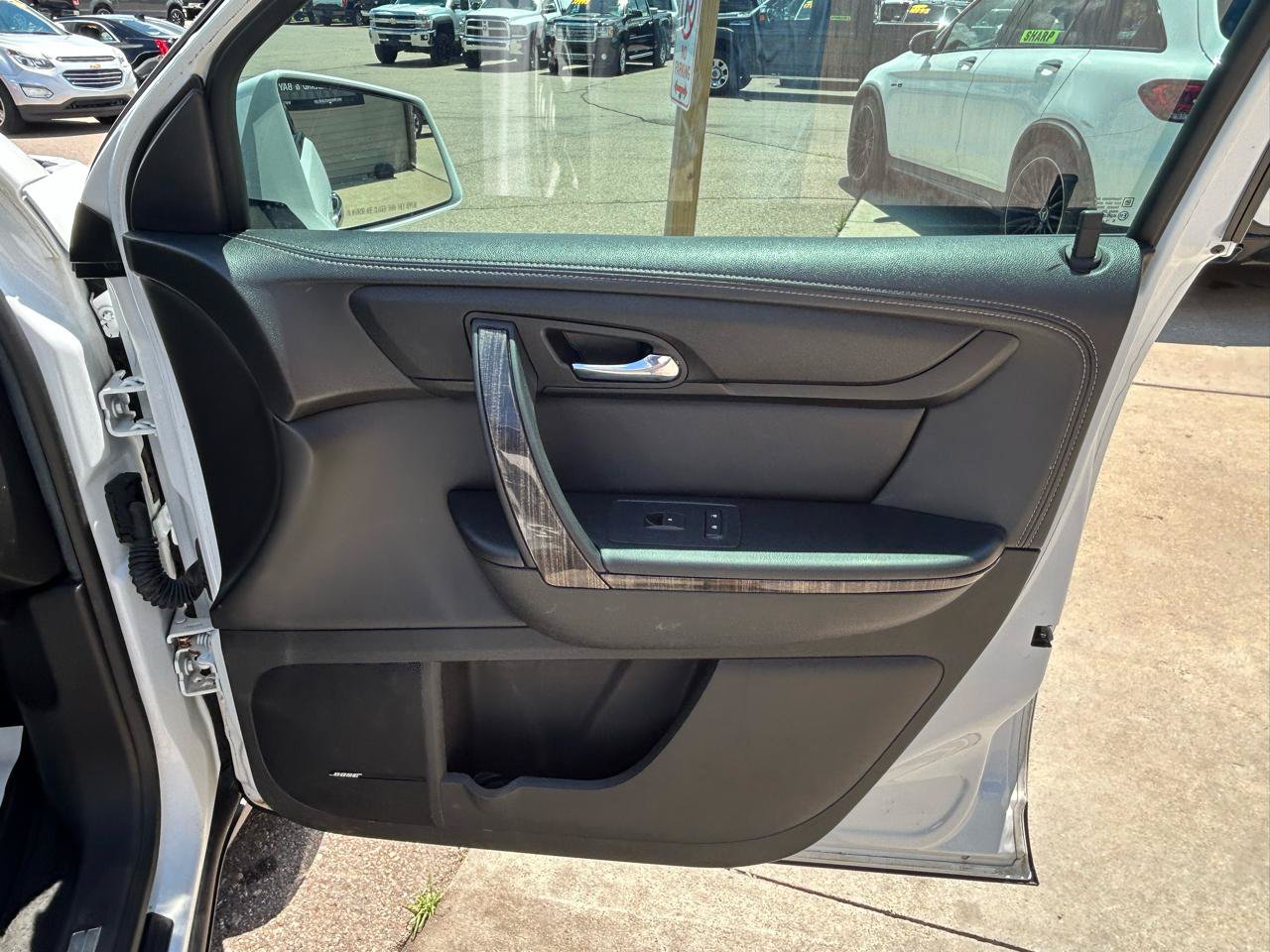 Used 2016 GMC Acadia SLT AWD/4WD image 17