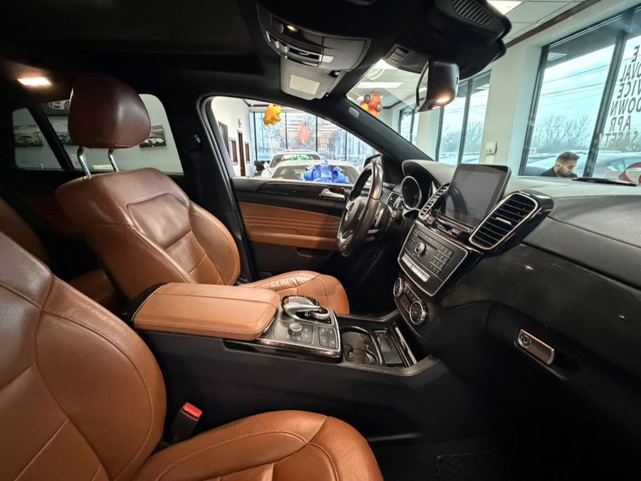 Used 2017 Mercedes-Benz GLE 43 AMG 4MATIC Coupe w/ Parking Assist Package image 47