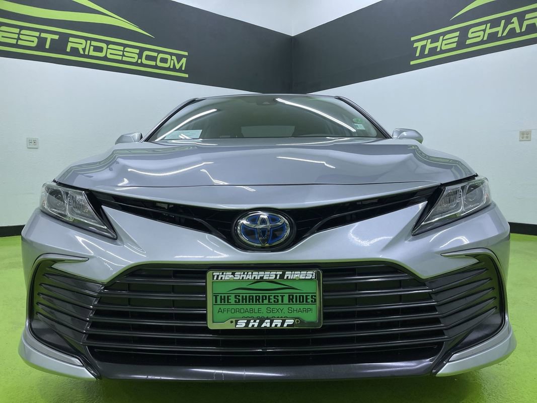 Used 2022 Toyota Camry LE image 3