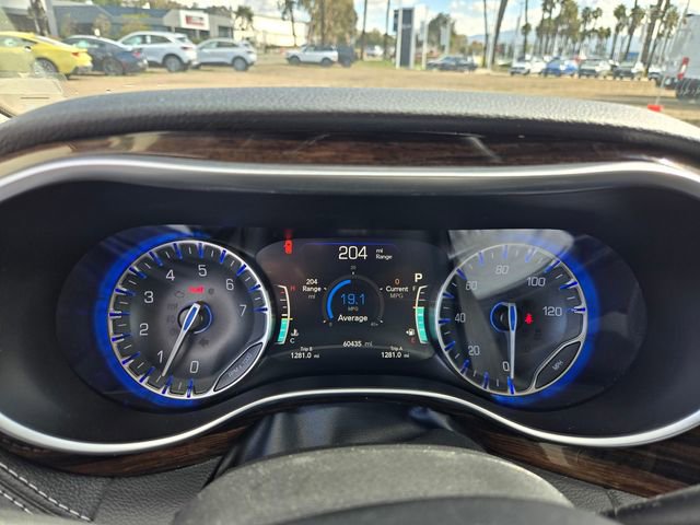 Used 2023 Chrysler Pacifica Touring-L image 23