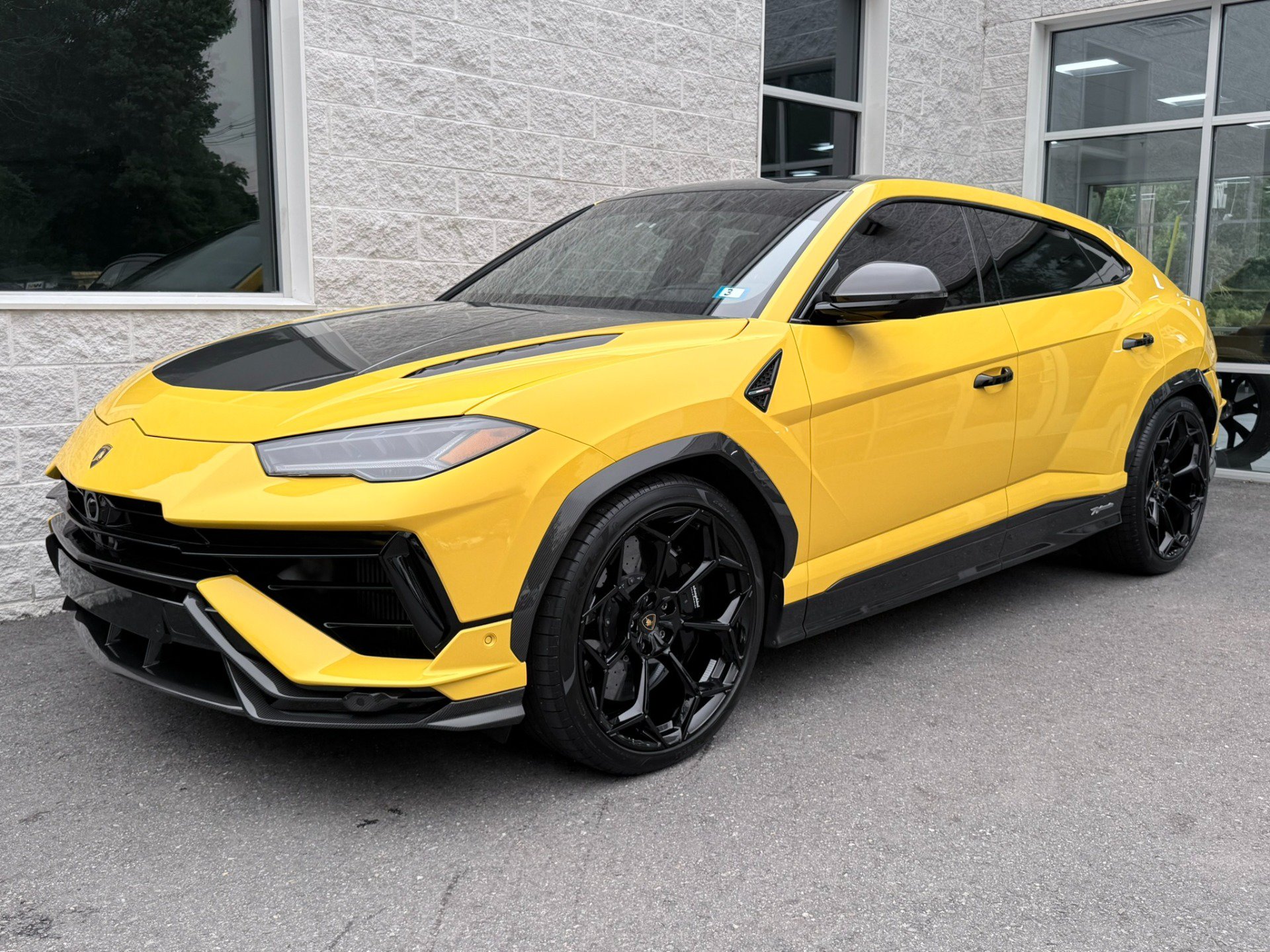 Used 2023 Lamborghini Urus Performante AWD/4WD image 4