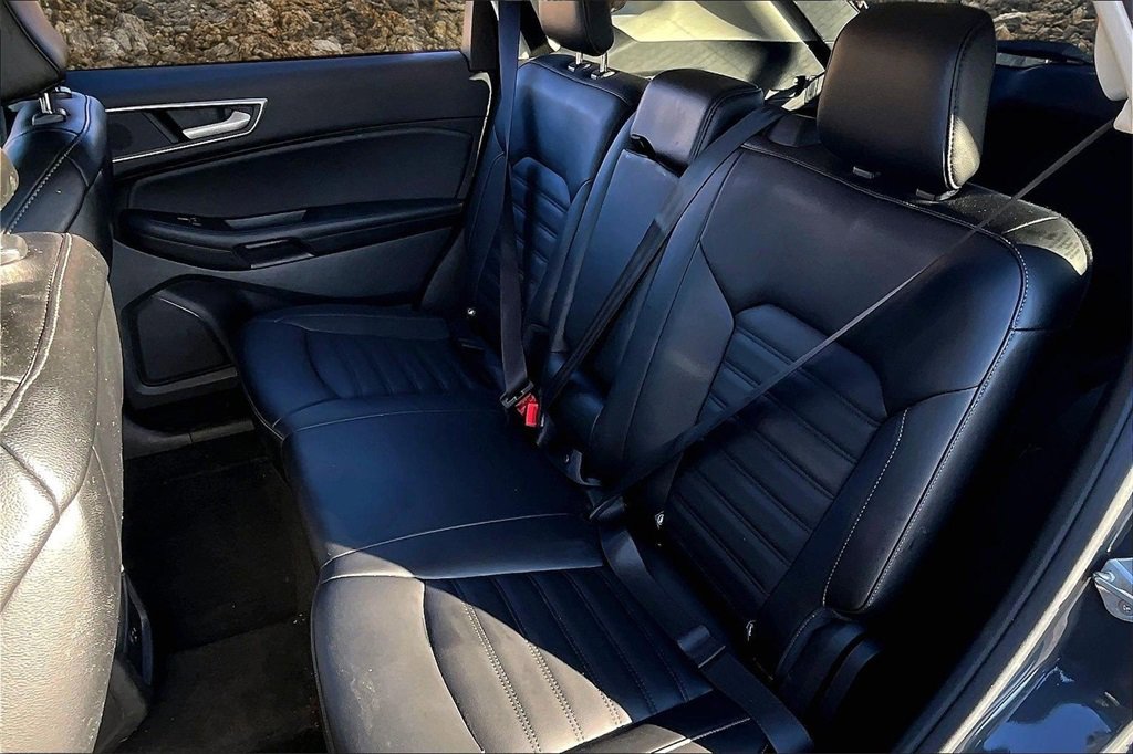 Used 2021 Ford Edge SEL image 21