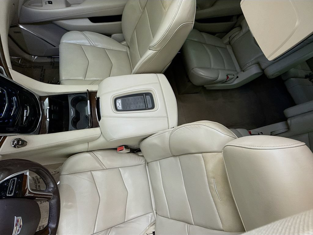 Used 2017 Cadillac Escalade ESV Luxury AWD/4WD image 23
