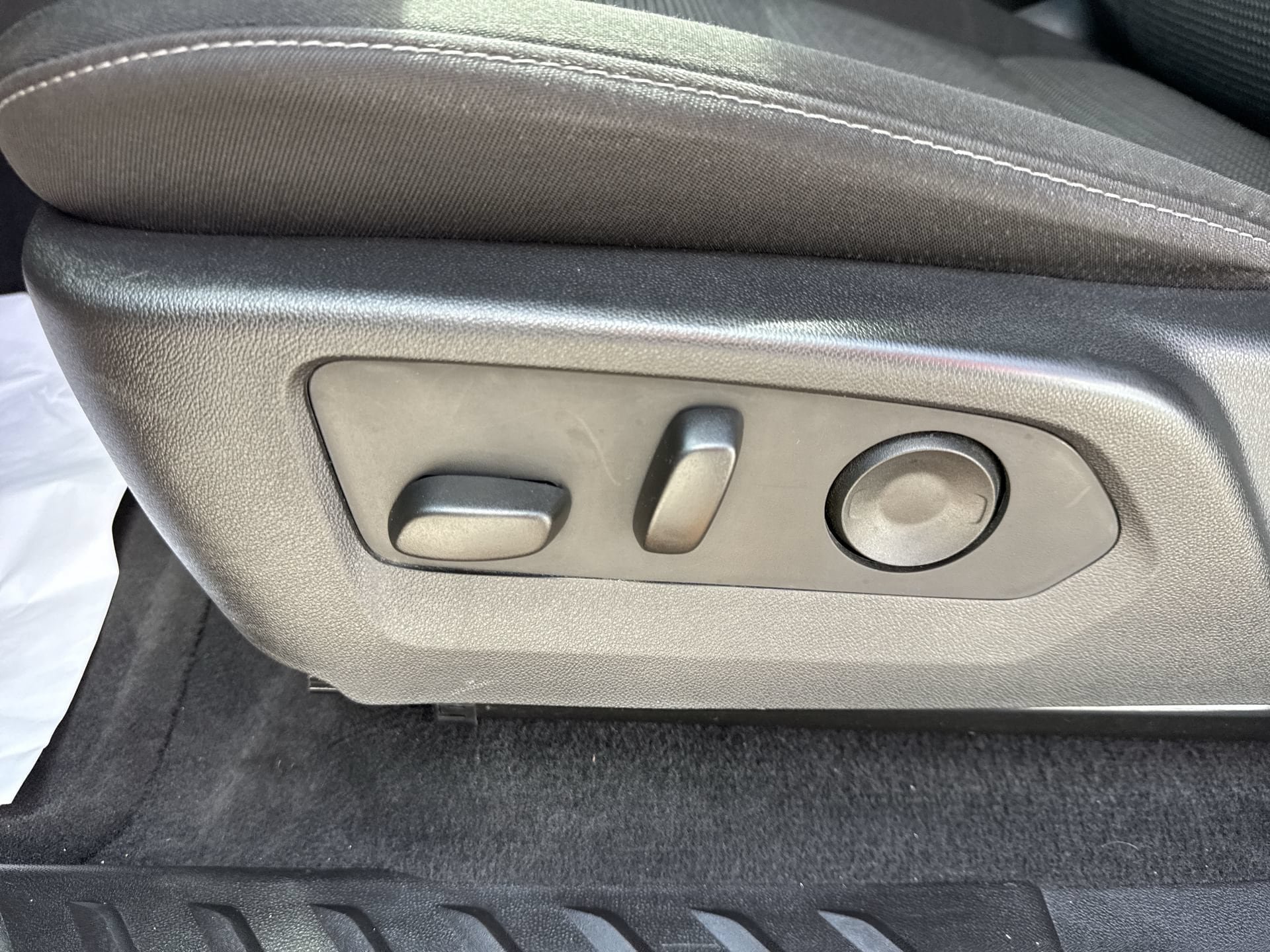 Used 2026 Chevrolet Colorado LT RWD image 14