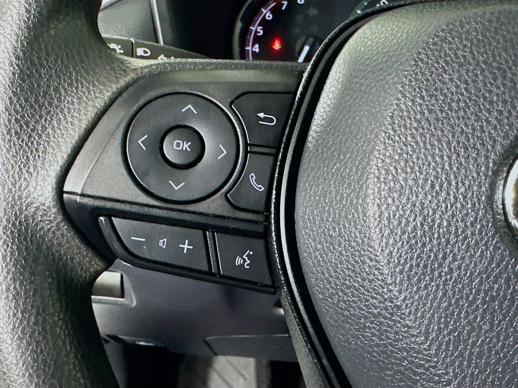 Used 2024 Toyota RAV4 XLE image 16