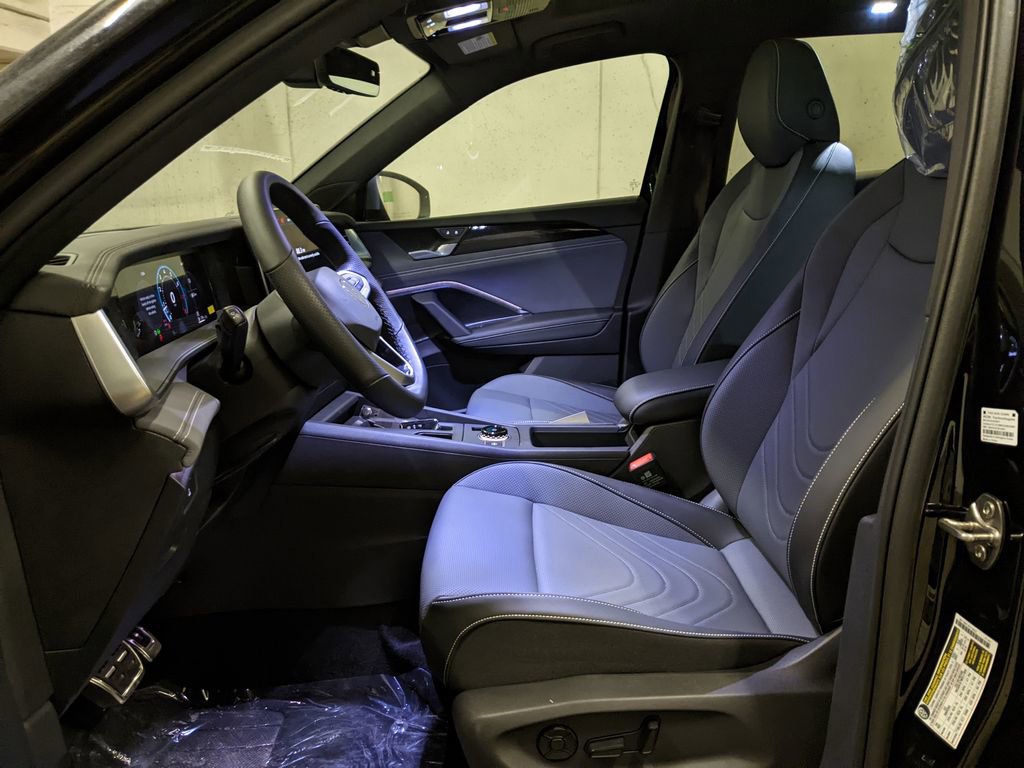 New 2026 Volkswagen Tiguan SE R-Line image 11