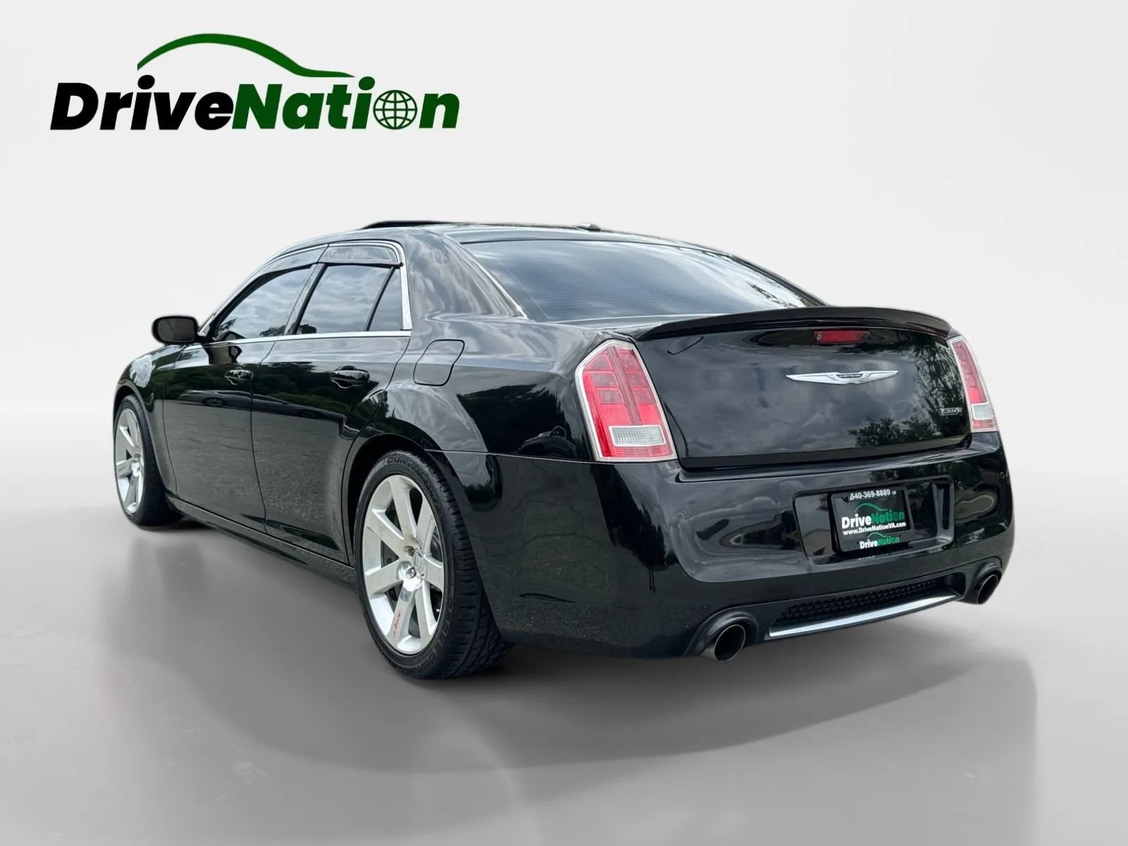 Used 2012 Chrysler 300 SRT8 w/ 19-Premium Speaker Group RWD image 7