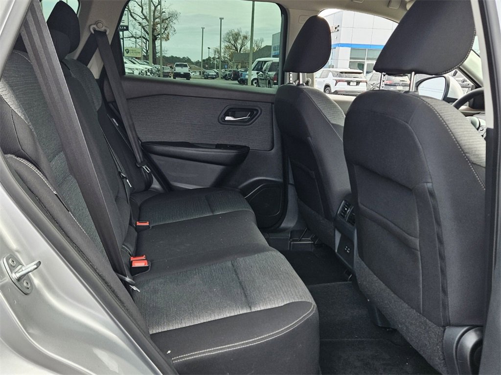 Used 2021 Nissan Rogue SV image 12