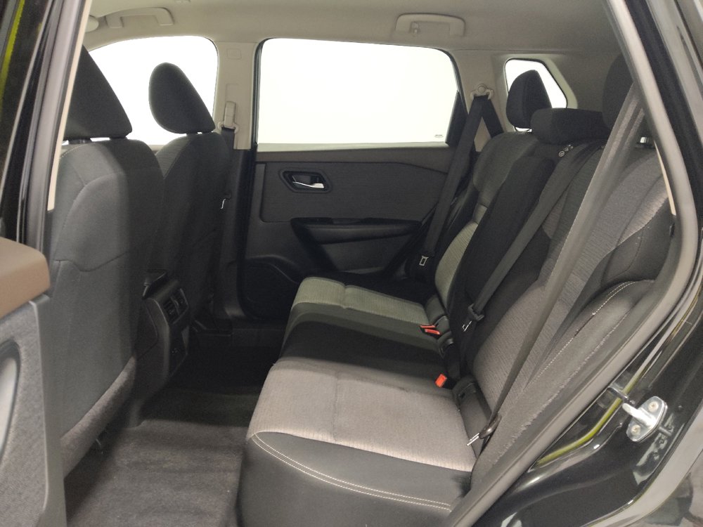 Used 2023 Nissan Rogue SV image 18