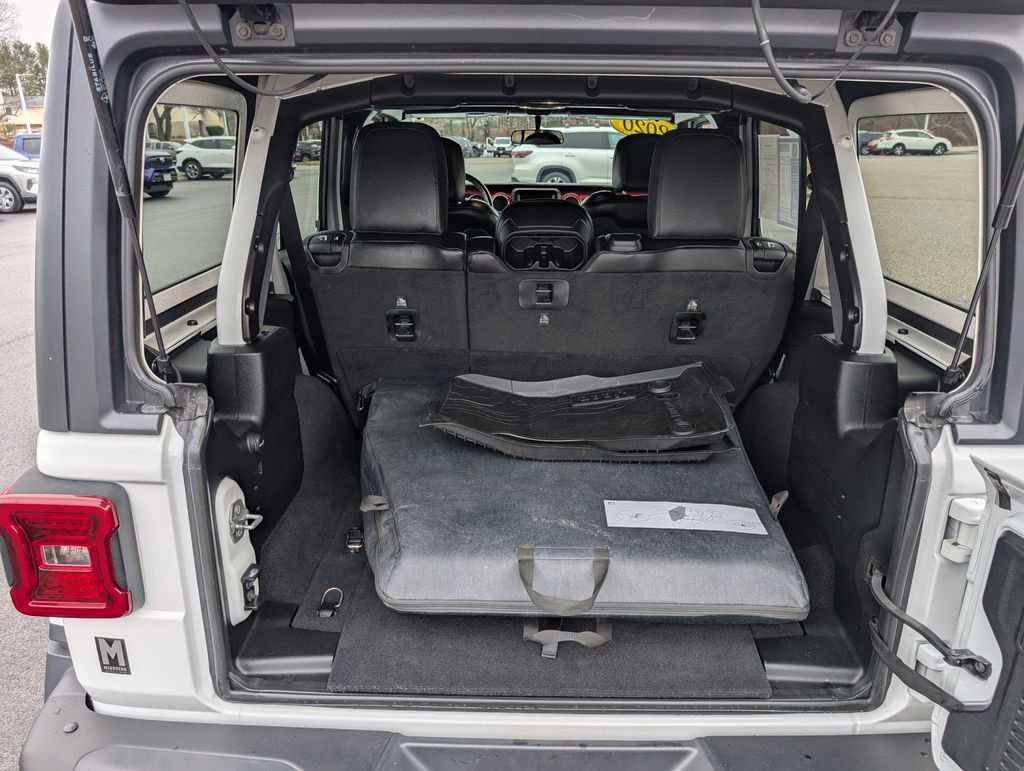 Used 2020 Jeep Wrangler Unlimited Rubicon w/ Steel Bumper Group image 13