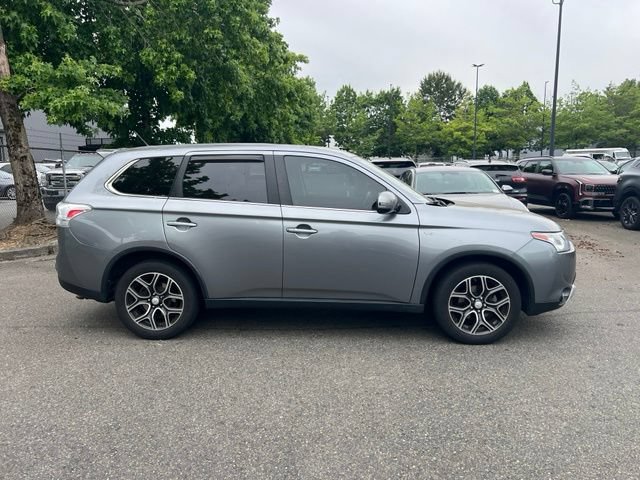 Used 2015 Mitsubishi Outlander GT AWD/4WD image 6