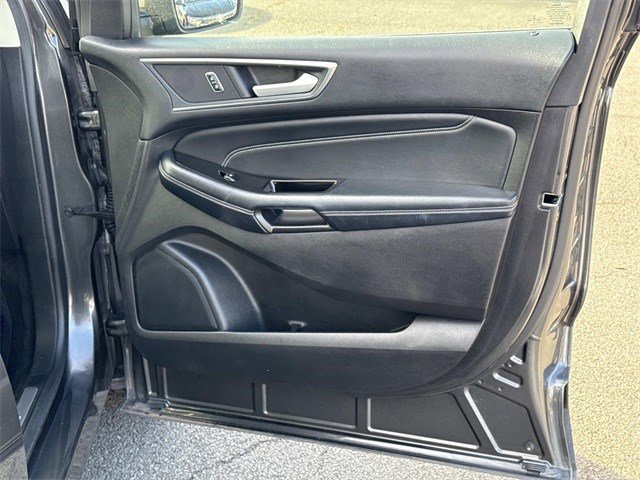 Used 2018 Ford Edge Titanium w/ Technology Package image 8