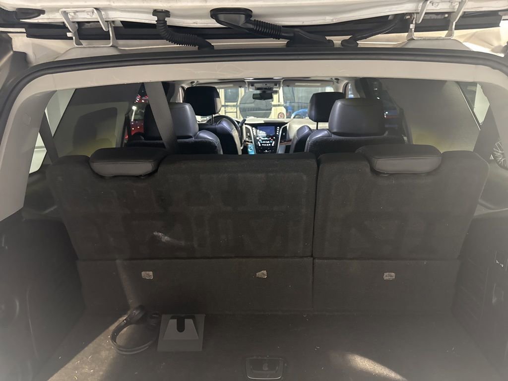 Used 2019 Cadillac Escalade Luxury image 11