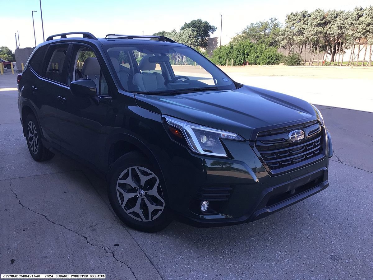 Used 2024 Subaru Forester Premium AWD/4WD image 4