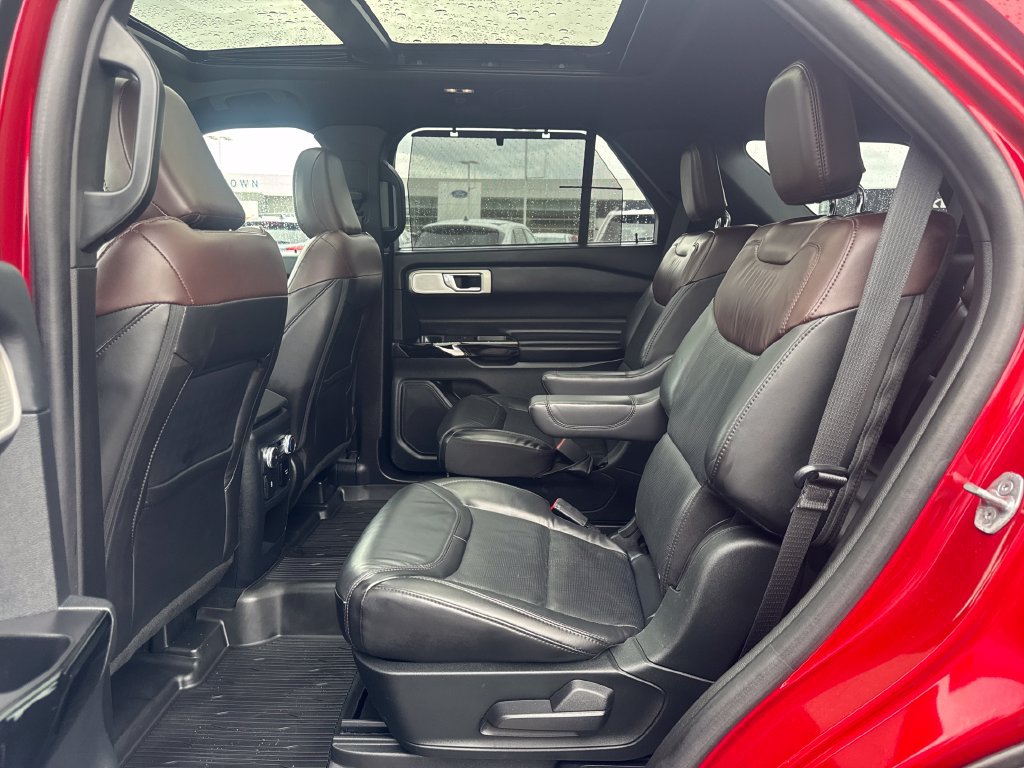 Used 2021 Ford Explorer Platinum w/ Equipment Group 601A AWD/4WD image 21