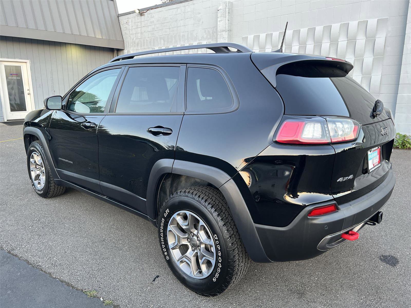 Used 2021 Jeep Cherokee Trailhawk w/ Trailer Tow Group image 8