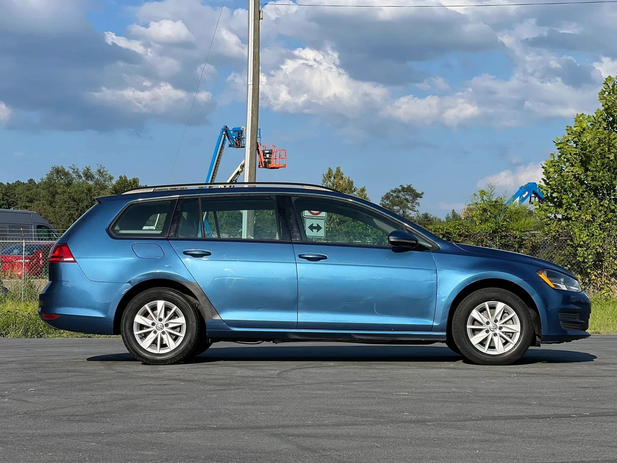 Used 2016 Volkswagen Golf Limited Edition FWD image 6