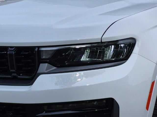New 2026 Jeep Grand Cherokee Limited AWD/4WD image 17