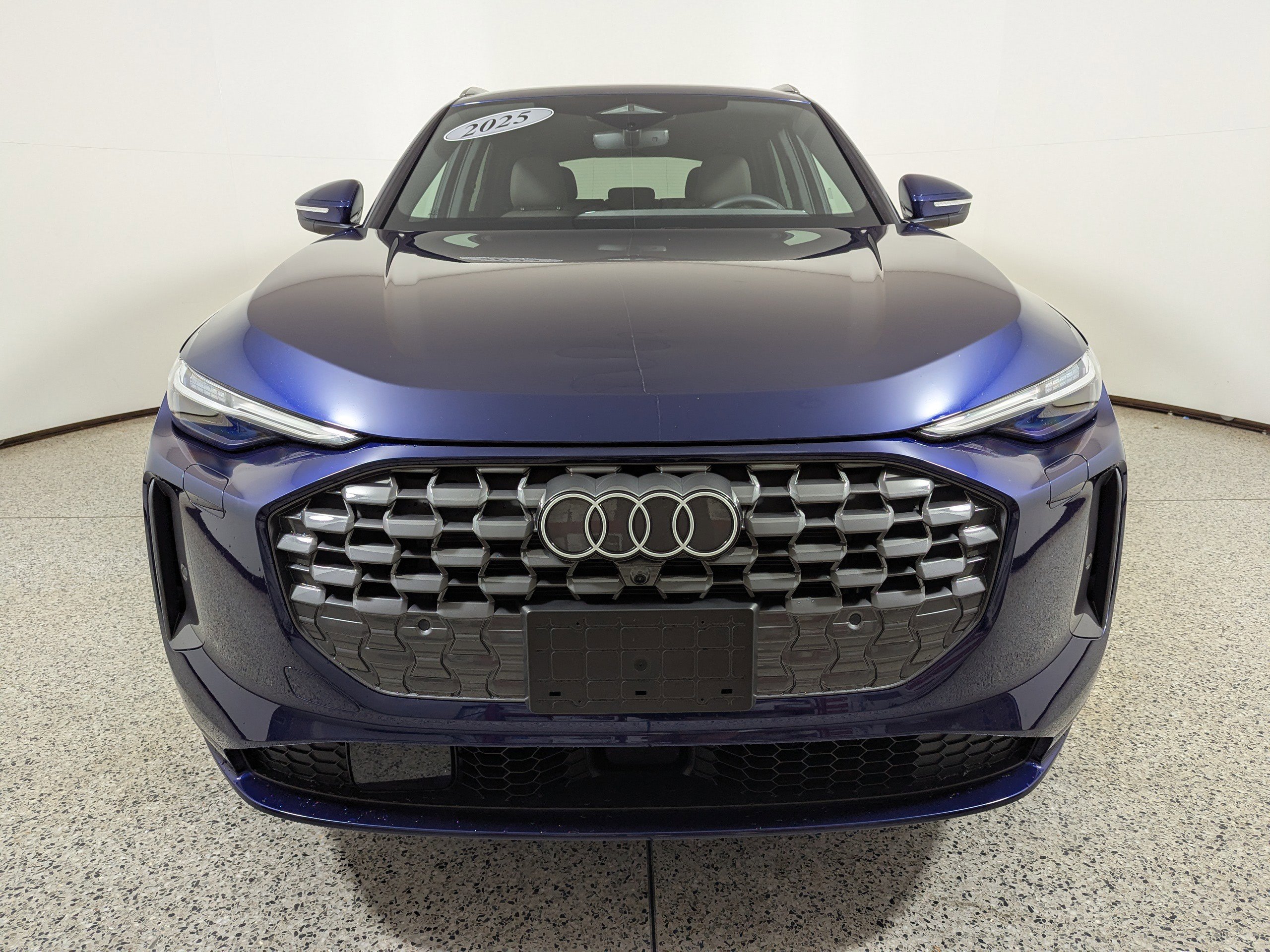 Certified 2025 Audi Q5 Premium Plus w/ Premium Plus image 2