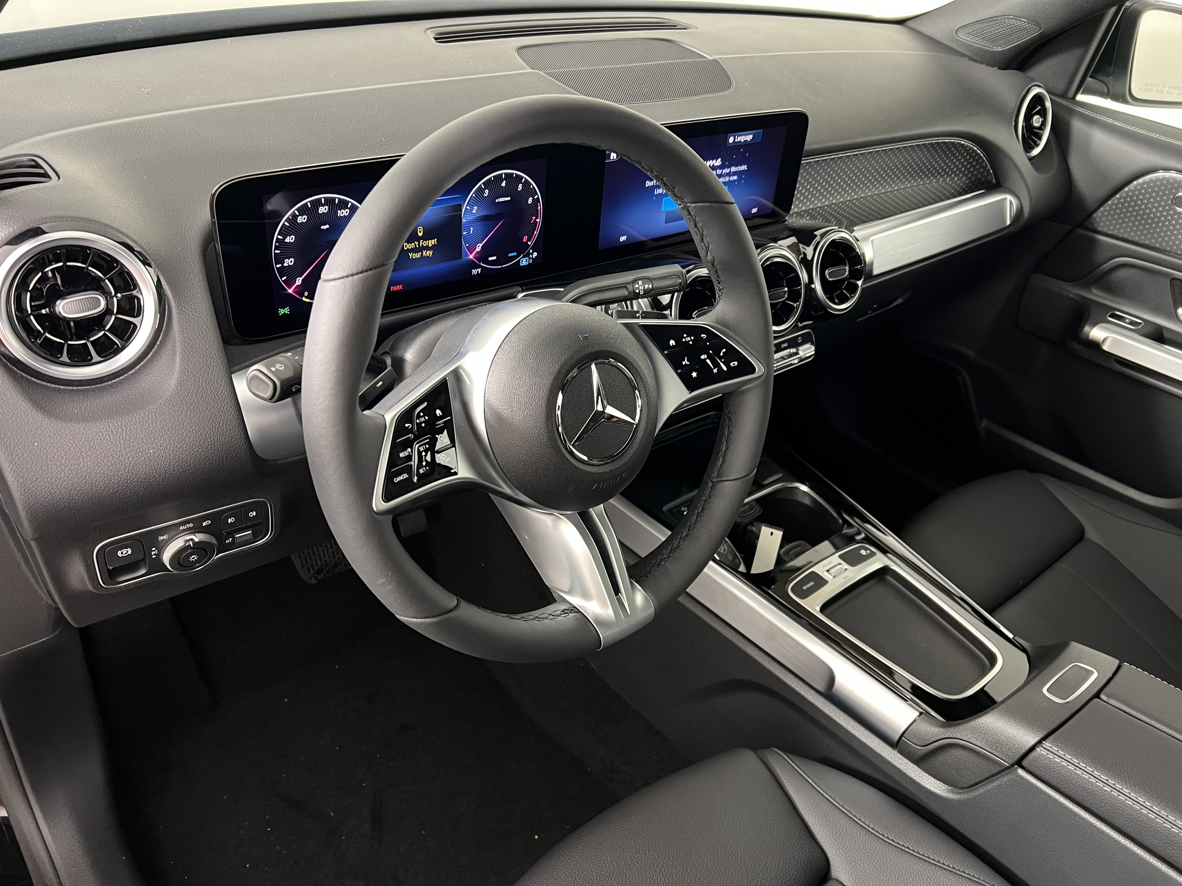 Used 2026 Mercedes-Benz GLB 250 4MATIC image 17