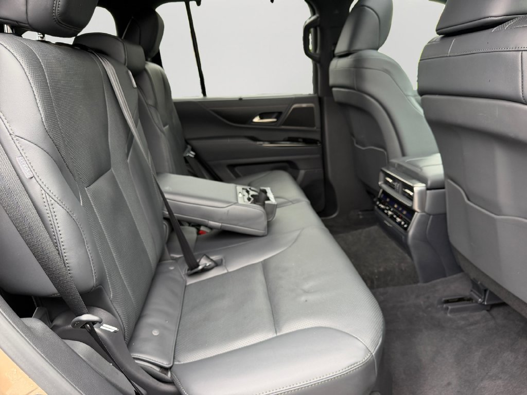 Certified 2025 Lexus LX 700h Overtrail AWD/4WD image 12