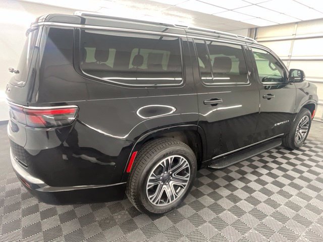 Used 2023 Jeep Wagoneer 4WD w/ Premium Group I image 30