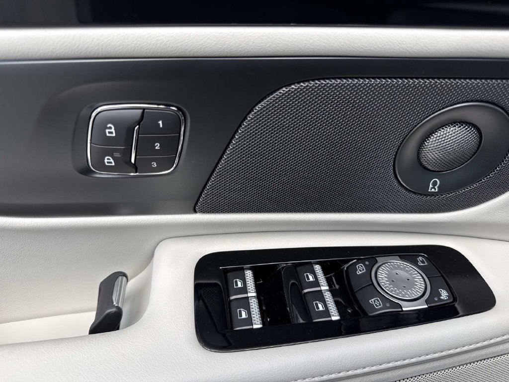 New 2026 Lincoln Nautilus Reserve w/ Jet Appearance Package AWD/4WD image 19