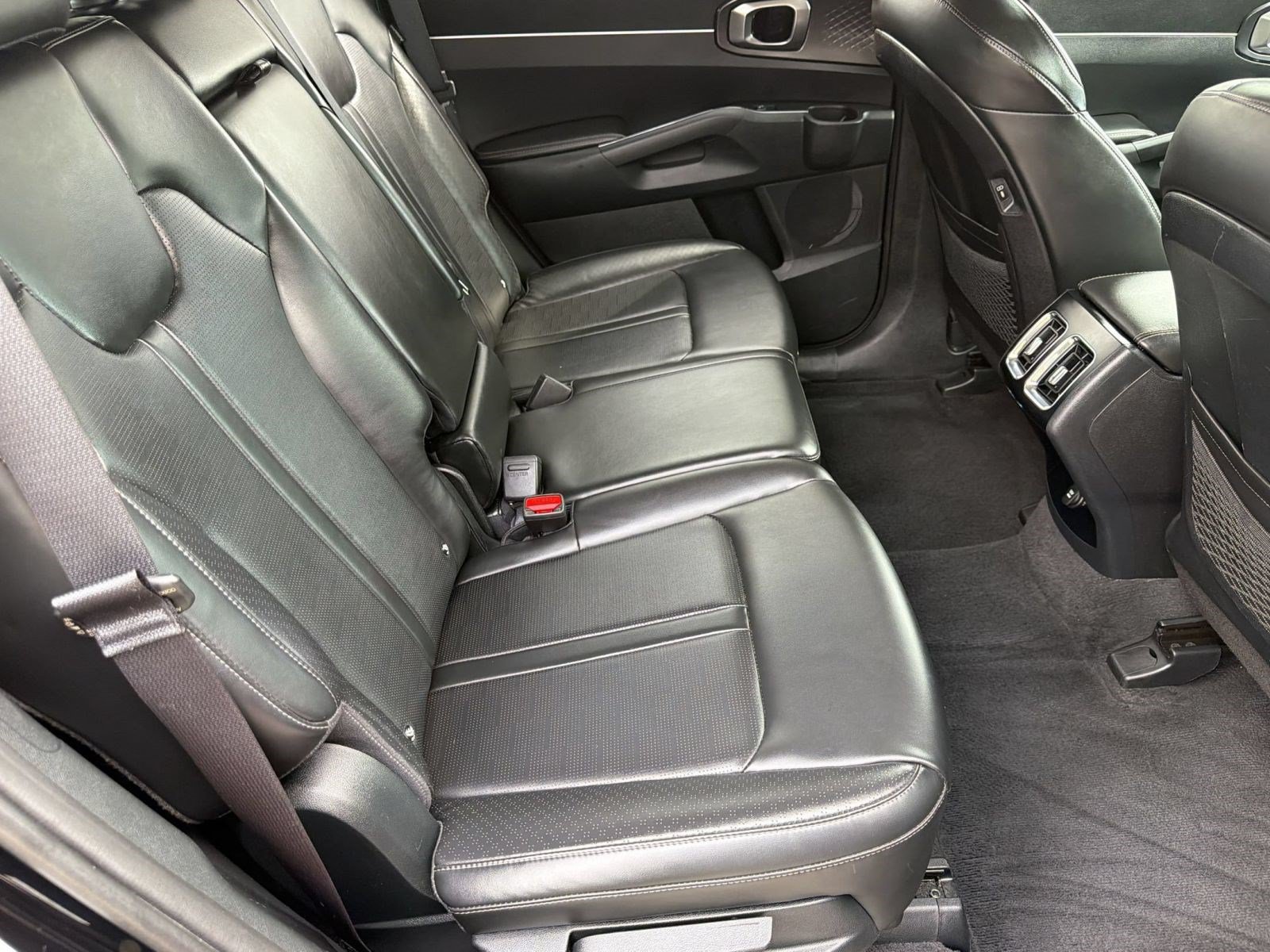 Used 2024 Kia Sorento S AWD/4WD image 31