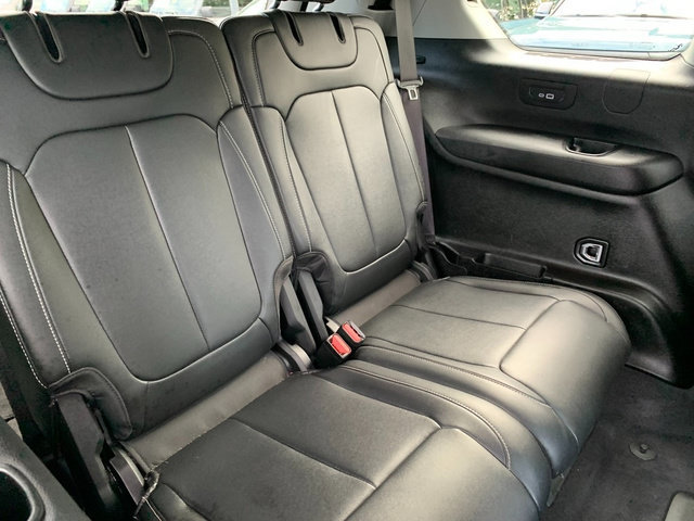 Used 2023 Jeep Grand Cherokee L Limited AWD/4WD image 15