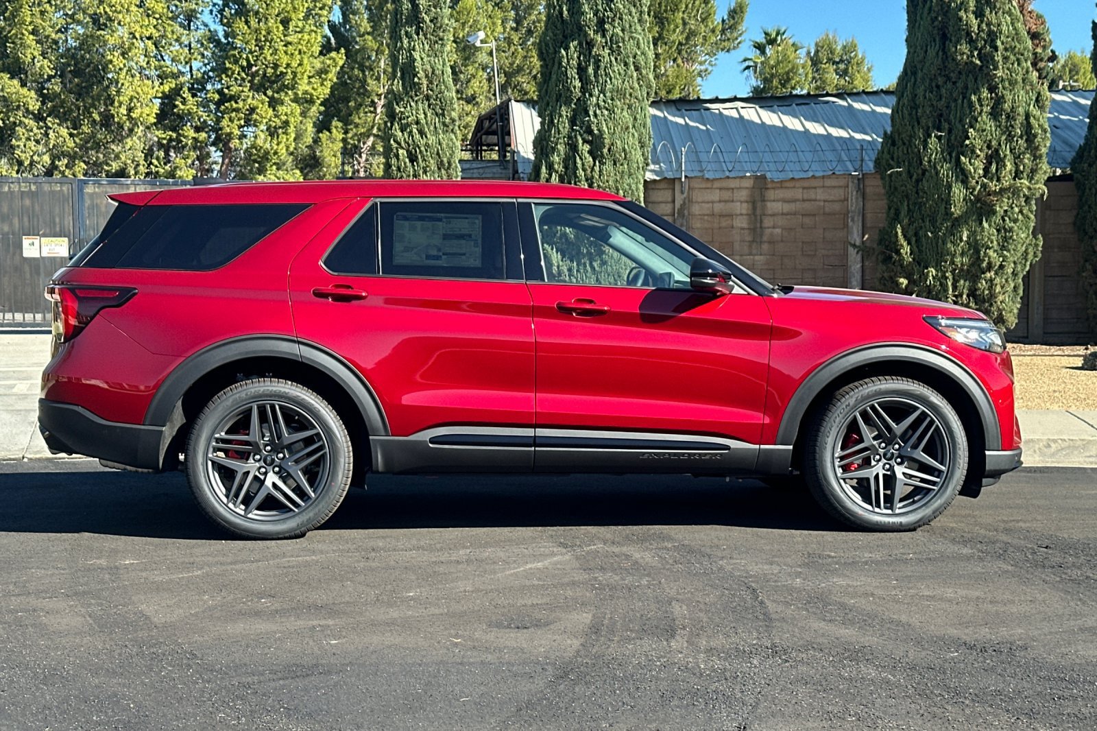 New 2027 Ford Explorer ST AWD/4WD image 3
