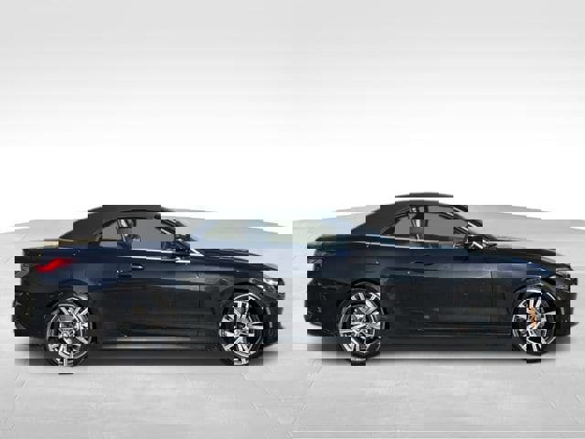 Used 2021 BMW 430i Convertible image 2