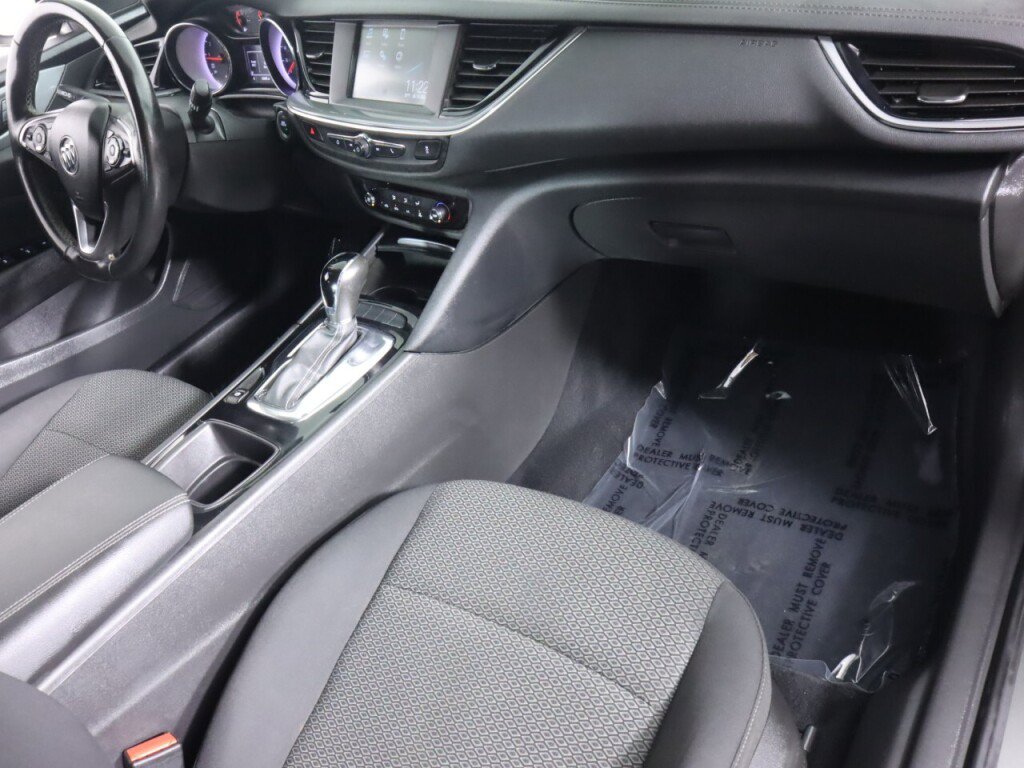 Used 2018 Buick Regal Preferred FWD image 35