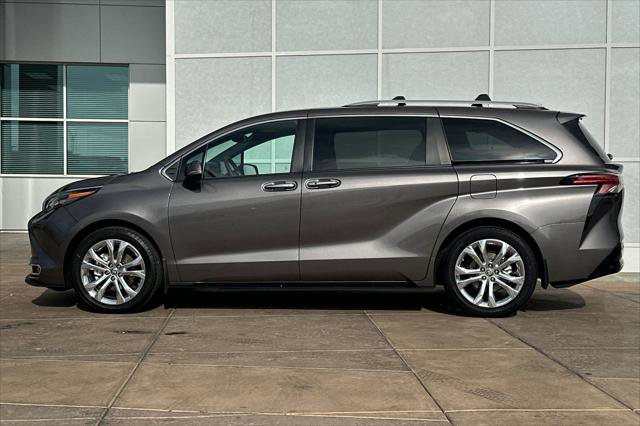 Certified 2024 Toyota Sienna Platinum image 8
